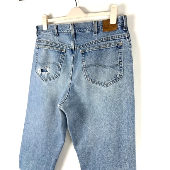 Vintage Lee High Rise Blue Jeans in a Light Blue Stone Wash • Ankle Cut • 36X30 - Picture 3 of 9